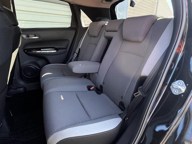 フィット ｅ：ＨＥＶネス　純正ＳＤナビ　フルセグＴＶ　バックカメラ　ホンダセンシング　Ｂｌｕｅｔｏｏｔｈ　アイドリングストップ　純正アルミホイール　ＬＥＤヘッドライト　クルーズコントロール（12枚目）