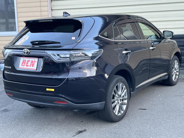 ハリアー プレミアム　純正メモリーナビ　フルセグＴＶ　バックカメラ　レーダーブレーキ　Ｂｌｕｅｔｏｏｔｈ　ドライブレコーダー　クルーズコントロール　パワーバックドア　ＬＥＤヘッドライト　革シート　パワーシート（6枚目）