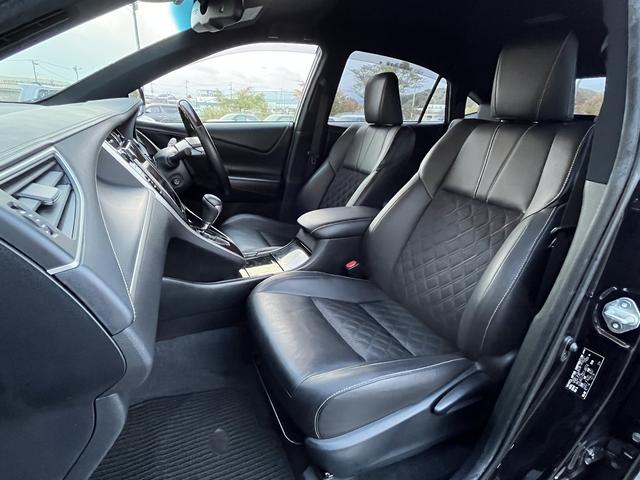 ハリアー プレミアム　純正メモリーナビ　フルセグＴＶ　バックカメラ　レーダーブレーキ　Ｂｌｕｅｔｏｏｔｈ　ドライブレコーダー　クルーズコントロール　パワーバックドア　ＬＥＤヘッドライト　革シート　パワーシート（11枚目）