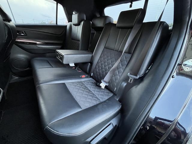 ハリアー プレミアム　純正メモリーナビ　フルセグＴＶ　バックカメラ　レーダーブレーキ　Ｂｌｕｅｔｏｏｔｈ　ドライブレコーダー　クルーズコントロール　パワーバックドア　ＬＥＤヘッドライト　革シート　パワーシート（12枚目）