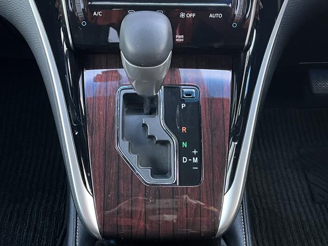 ハリアー プレミアム　純正メモリーナビ　フルセグＴＶ　バックカメラ　レーダーブレーキ　Ｂｌｕｅｔｏｏｔｈ　ドライブレコーダー　クルーズコントロール　パワーバックドア　ＬＥＤヘッドライト　革シート　パワーシート（18枚目）