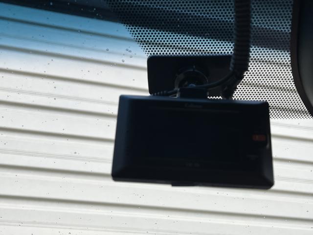 ハリアー プレミアム　純正メモリーナビ　フルセグＴＶ　バックカメラ　レーダーブレーキ　Ｂｌｕｅｔｏｏｔｈ　ドライブレコーダー　クルーズコントロール　パワーバックドア　ＬＥＤヘッドライト　革シート　パワーシート（27枚目）