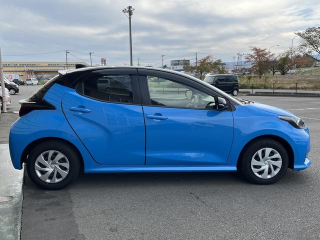 ヤリス ハイブリッドＧ　プリクラッシュセーフティ　純正メモリーナビ　フルセグＴＶ　バックカメラ　Ｂｌｕｅｔｏｏｔｈ　アイドリングストップ　シートヒーター　ＬＥＤヘッドライト　クルーズコントロール　ＥＴＣ（4枚目）