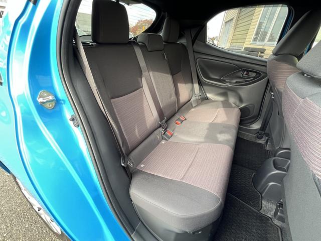 ヤリス ハイブリッドＧ　プリクラッシュセーフティ　純正メモリーナビ　フルセグＴＶ　バックカメラ　Ｂｌｕｅｔｏｏｔｈ　アイドリングストップ　シートヒーター　ＬＥＤヘッドライト　クルーズコントロール　ＥＴＣ（10枚目）