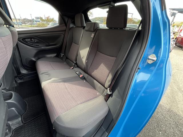 ヤリス ハイブリッドＧ　プリクラッシュセーフティ　純正メモリーナビ　フルセグＴＶ　バックカメラ　Ｂｌｕｅｔｏｏｔｈ　アイドリングストップ　シートヒーター　ＬＥＤヘッドライト　クルーズコントロール　ＥＴＣ（12枚目）