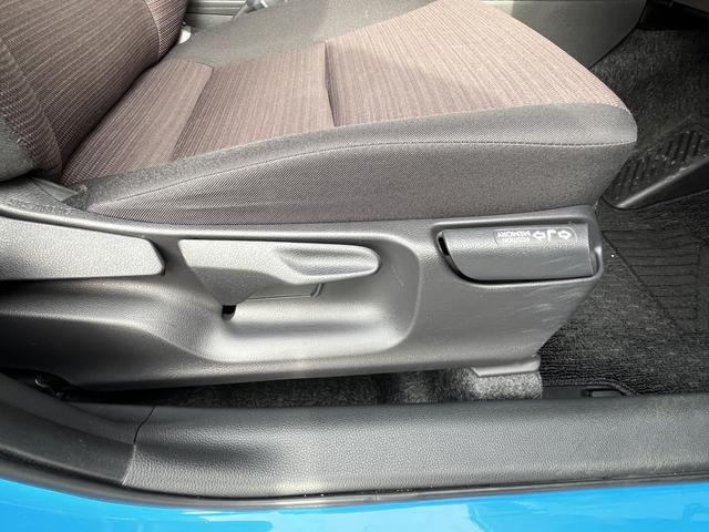 ヤリス ハイブリッドＧ　プリクラッシュセーフティ　純正メモリーナビ　フルセグＴＶ　バックカメラ　Ｂｌｕｅｔｏｏｔｈ　アイドリングストップ　シートヒーター　ＬＥＤヘッドライト　クルーズコントロール　ＥＴＣ（14枚目）