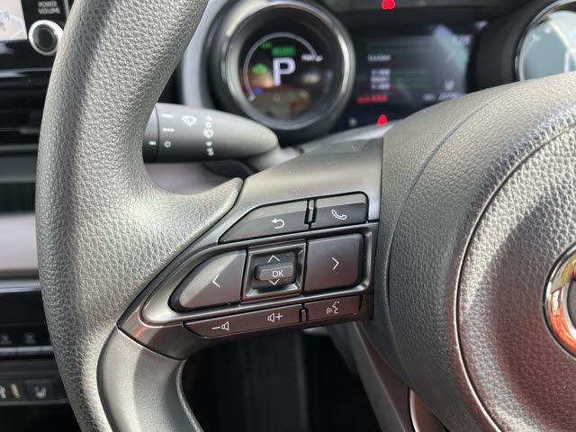 ヤリス ハイブリッドＧ　プリクラッシュセーフティ　純正メモリーナビ　フルセグＴＶ　バックカメラ　Ｂｌｕｅｔｏｏｔｈ　アイドリングストップ　シートヒーター　ＬＥＤヘッドライト　クルーズコントロール　ＥＴＣ（23枚目）