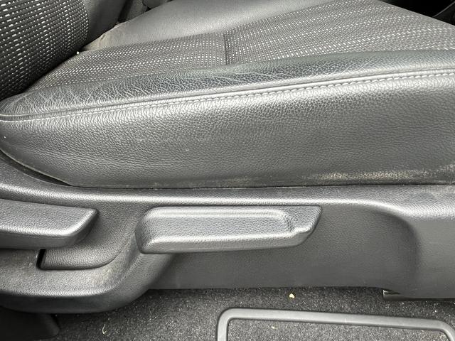 ヴェゼル ハイブリッドＺ・ホンダセンシング　ホンダセンシング　純正ＳＤナビ　フルセグＴＶ　バックカメラ　アイドリングストップ　ＬＥＤヘッドライト　純正アルミホイール　クルーズコントロール　シートヒーター　ＥＴＣ　シートヒーター（13枚目）