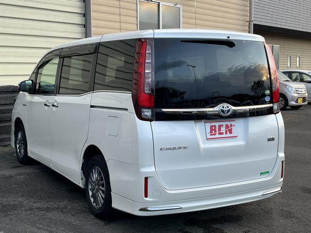 エスクァイア ハイブリッドＧｉ　ブラックテーラード　両側パワースライドドア　社外メッモリーナビ　フルセグＴＶ　バックカメラ　Ｂｌｕｅｔｏｏｔｈ　ＥＴＣ　シートヒーター　純正アルミホイール　クルーズコントロール　ＬＥＤヘッドライト　オートハイビーム（7枚目）