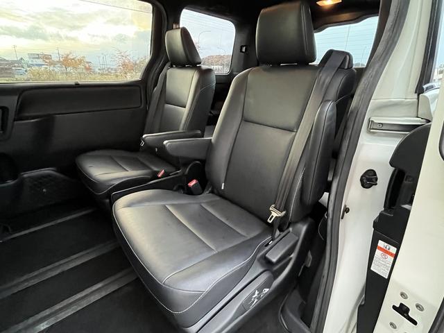 エスクァイア ハイブリッドＧｉ　ブラックテーラード　両側パワースライドドア　社外メッモリーナビ　フルセグＴＶ　バックカメラ　Ｂｌｕｅｔｏｏｔｈ　ＥＴＣ　シートヒーター　純正アルミホイール　クルーズコントロール　ＬＥＤヘッドライト　オートハイビーム（13枚目）