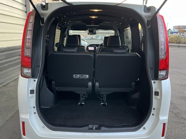 エスクァイア ハイブリッドＧｉ　ブラックテーラード　両側パワースライドドア　社外メッモリーナビ　フルセグＴＶ　バックカメラ　Ｂｌｕｅｔｏｏｔｈ　ＥＴＣ　シートヒーター　純正アルミホイール　クルーズコントロール　ＬＥＤヘッドライト　オートハイビーム（15枚目）