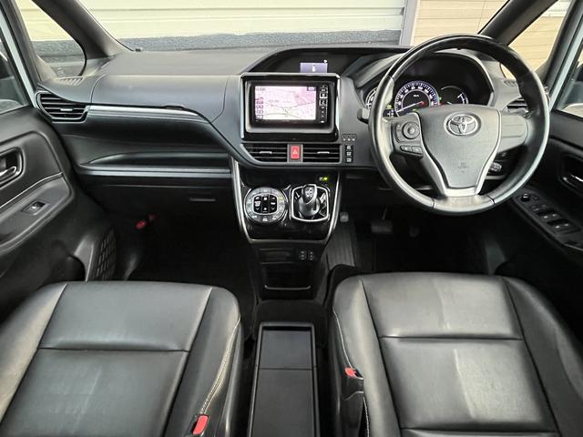 エスクァイア ハイブリッドＧｉ　ブラックテーラード　両側パワースライドドア　社外メッモリーナビ　フルセグＴＶ　バックカメラ　Ｂｌｕｅｔｏｏｔｈ　ＥＴＣ　シートヒーター　純正アルミホイール　クルーズコントロール　ＬＥＤヘッドライト　オートハイビーム（16枚目）