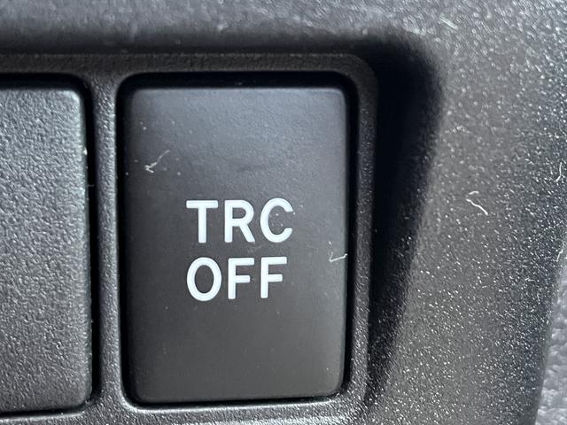 エスクァイア ハイブリッドＧｉ　ブラックテーラード　両側パワースライドドア　社外メッモリーナビ　フルセグＴＶ　バックカメラ　Ｂｌｕｅｔｏｏｔｈ　ＥＴＣ　シートヒーター　純正アルミホイール　クルーズコントロール　ＬＥＤヘッドライト　オートハイビーム（26枚目）