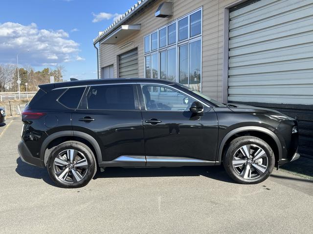 エクストレイル Ｇ　ｅ－４ＯＲＣＥ　プロパイロット　アラウンドビューモニター　純正メッモリーナビ　フルセグＴＶ　エマージェンシーブレーキ　パワーバックドア　クルーズコントロール　シートヒーター　ステアリングヒーター　純正アルミホイール（4枚目）