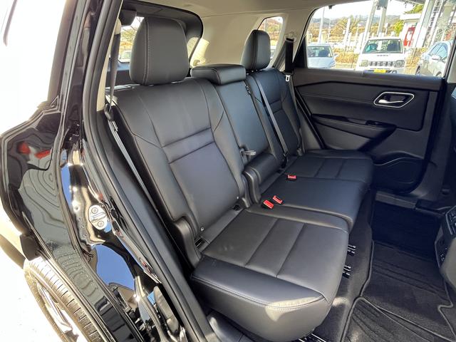 エクストレイル Ｇ　ｅ－４ＯＲＣＥ　プロパイロット　アラウンドビューモニター　純正メッモリーナビ　フルセグＴＶ　エマージェンシーブレーキ　パワーバックドア　クルーズコントロール　シートヒーター　ステアリングヒーター　純正アルミホイール（10枚目）