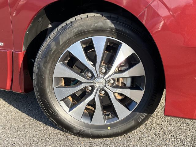 セレナ ハイウェイスター VセレクションII プロパイロット アラウンドビューモニター 純正SDナビ フルセグTV ドライブレコーダー Bluetooth アイドリングストップ 両側パワースライドドア 純正アルミホイール クルーズコントロール(41枚目)