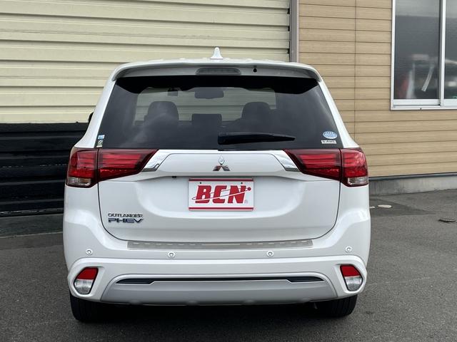 アウトランダーＰＨＥＶ Ｇ　レーダーブレーキ　純正ＳＤナビ　フルセグＴＶ　バックカメラ　ドライブレコーダー　純正アルミホイール　ＬＥＤヘッドライト　クルーズコントロール　ハンドルヒーター　シートヒーター　パドルシフト（10枚目）