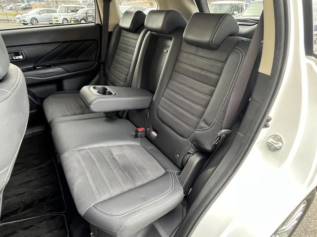 アウトランダーＰＨＥＶ Ｇ　レーダーブレーキ　純正ＳＤナビ　フルセグＴＶ　バックカメラ　ドライブレコーダー　純正アルミホイール　ＬＥＤヘッドライト　クルーズコントロール　ハンドルヒーター　シートヒーター　パドルシフト（14枚目）