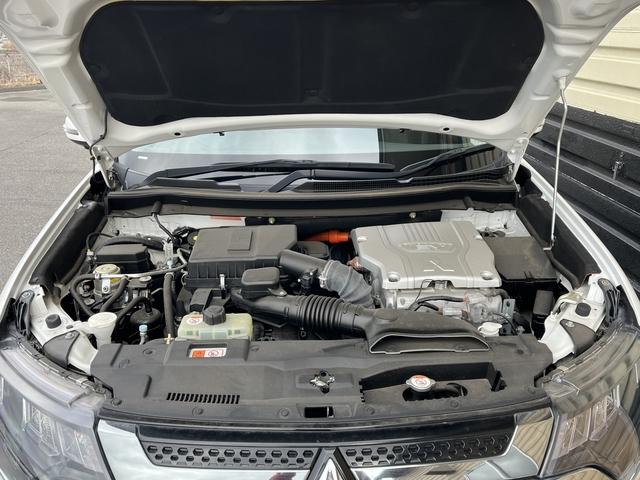 アウトランダーＰＨＥＶ Ｇ　レーダーブレーキ　純正ＳＤナビ　フルセグＴＶ　バックカメラ　ドライブレコーダー　純正アルミホイール　ＬＥＤヘッドライト　クルーズコントロール　ハンドルヒーター　シートヒーター　パドルシフト（41枚目）