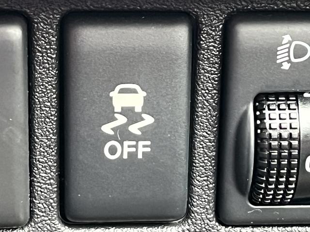 マーチ ニスモ　Ｓ　社外メモリーナビ　フルセグＴＶ　Ｂｌｕｅｔｏｏｔｈ　純正アルミホイール　横滑り防止　横滑り防止　キーフリー（23枚目）