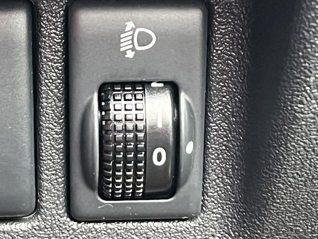 マーチ ニスモ　Ｓ　社外メモリーナビ　フルセグＴＶ　Ｂｌｕｅｔｏｏｔｈ　純正アルミホイール　横滑り防止　横滑り防止　キーフリー（26枚目）