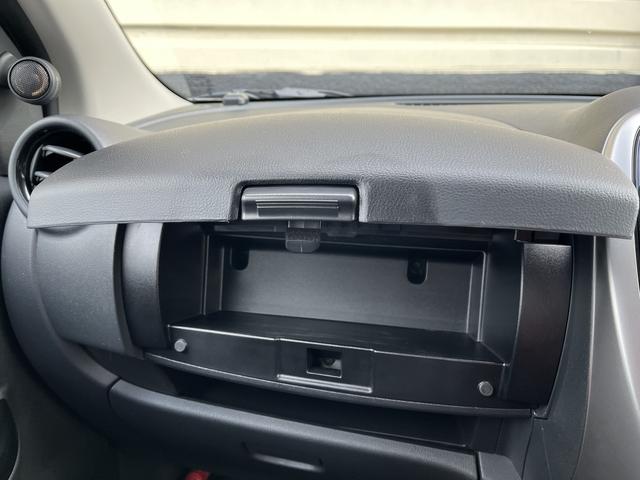 マーチ ニスモ　Ｓ　社外メモリーナビ　フルセグＴＶ　Ｂｌｕｅｔｏｏｔｈ　純正アルミホイール　横滑り防止　横滑り防止　キーフリー（30枚目）