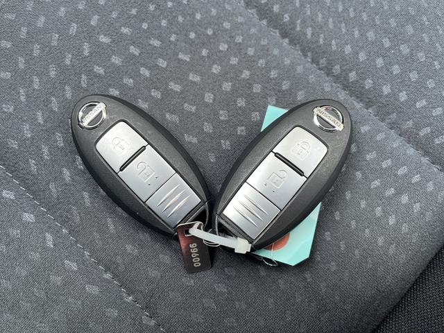 マーチ ニスモ　Ｓ　社外メモリーナビ　フルセグＴＶ　Ｂｌｕｅｔｏｏｔｈ　純正アルミホイール　横滑り防止　横滑り防止　キーフリー（34枚目）