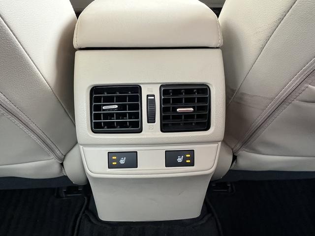 レガシィＢ４ リミテッド　アイサイト　純正ＳＤナビ　フルセグＴＶ　バックカメラ　Ｂｌｕｅｔｏｏｔｈ　アイドリングストップ　純正アルミホイール　ＬＥＤヘッドライト　本革シート　ＥＴＣ（16枚目）