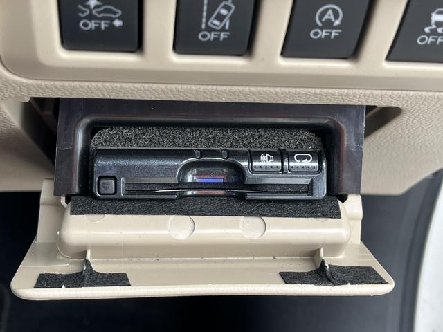 レガシィＢ４ リミテッド　アイサイト　純正ＳＤナビ　フルセグＴＶ　バックカメラ　Ｂｌｕｅｔｏｏｔｈ　アイドリングストップ　純正アルミホイール　ＬＥＤヘッドライト　本革シート　ＥＴＣ（30枚目）