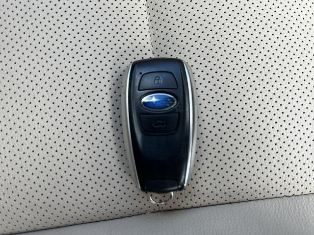 レガシィＢ４ リミテッド　アイサイト　純正ＳＤナビ　フルセグＴＶ　バックカメラ　Ｂｌｕｅｔｏｏｔｈ　アイドリングストップ　純正アルミホイール　ＬＥＤヘッドライト　本革シート　ＥＴＣ（32枚目）