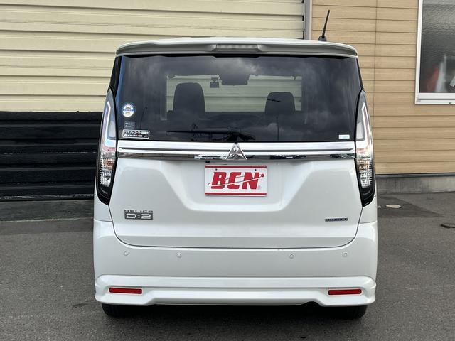 デリカＤ：２ ハイブリッドＭＺ　全方位カメラパッケージ　イーアシスト　全方位モニター　社外メモリーナビ　フルセグＴＶ　ドライブレコーダー　両側パワースライドドア　純正アルミホイール　ＥＴＣ　アイドリングストップ　シートヒーター（10枚目）