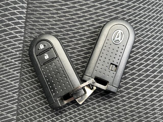 内装は室内清掃後の納車となります♪♪ 外装ももちろん洗車後の納車となります!! プロスタッフがまごころ込めて仕上げます!!