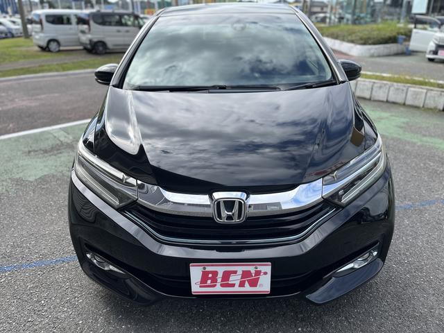 シャトル ハイブリッドX 純正SDナビ☆DVD再生可☆Bluetoothオーディオ☆バックカメラ☆パドルシフト☆LEDヘッドライト☆オートライト☆横滑り防止☆シティブレーキ☆ハーフレザー調シート☆ISOFIX対応☆(3枚目)