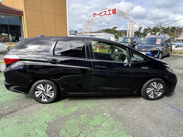 シャトル ハイブリッドX 純正SDナビ☆DVD再生可☆Bluetoothオーディオ☆バックカメラ☆パドルシフト☆LEDヘッドライト☆オートライト☆横滑り防止☆シティブレーキ☆ハーフレザー調シート☆ISOFIX対応☆(4枚目)