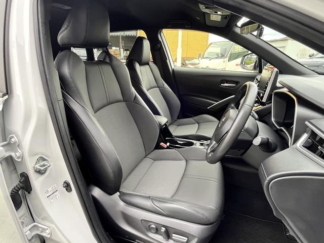 カローラクロス ハイブリッド Z DVD再生可☆ETC2.0☆プリクラッシュセーフティ☆フルセグTV☆パーキングセンサー☆車線逸脱警報☆LEDヘッドライト☆Wシートヒーター☆D席パワーシート☆オートハイビーム☆ハーフレザー調シート☆(9枚目)