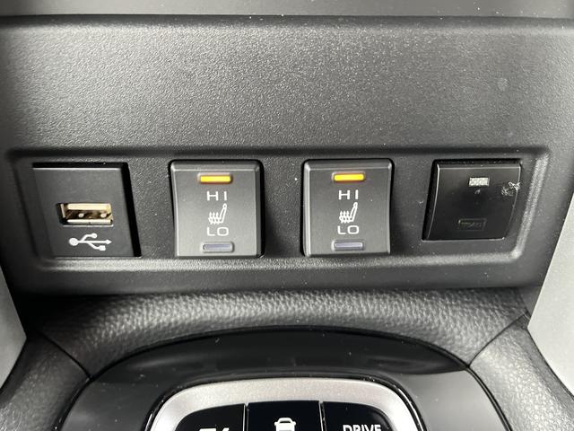 カローラクロス ハイブリッド Z DVD再生可☆ETC2.0☆プリクラッシュセーフティ☆フルセグTV☆パーキングセンサー☆車線逸脱警報☆LEDヘッドライト☆Wシートヒーター☆D席パワーシート☆オートハイビーム☆ハーフレザー調シート☆(24枚目)