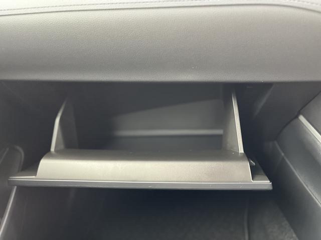 カローラクロス ハイブリッド Z DVD再生可☆ETC2.0☆プリクラッシュセーフティ☆フルセグTV☆パーキングセンサー☆車線逸脱警報☆LEDヘッドライト☆Wシートヒーター☆D席パワーシート☆オートハイビーム☆ハーフレザー調シート☆(34枚目)