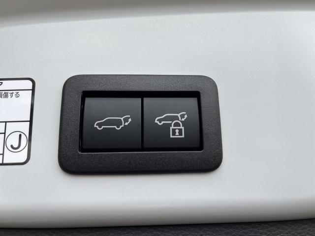 カローラクロス ハイブリッド Z DVD再生可☆ETC2.0☆プリクラッシュセーフティ☆フルセグTV☆パーキングセンサー☆車線逸脱警報☆LEDヘッドライト☆Wシートヒーター☆D席パワーシート☆オートハイビーム☆ハーフレザー調シート☆(36枚目)