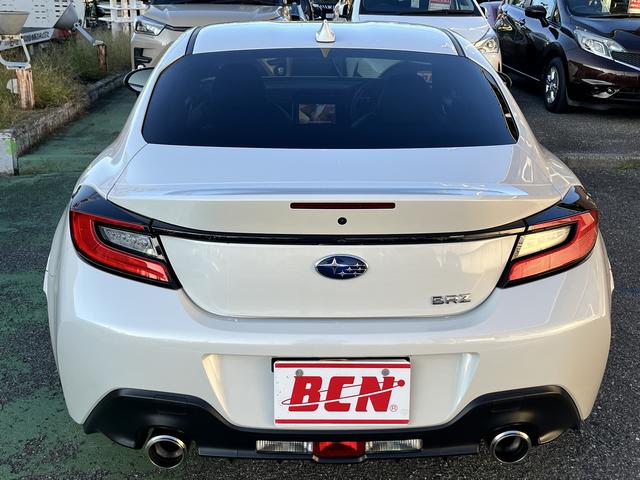 内装は室内清掃後の納車となります♪♪　外装ももちろん洗車後の納車となります！！　プロスタッフがまごころ込めて仕上げます！！