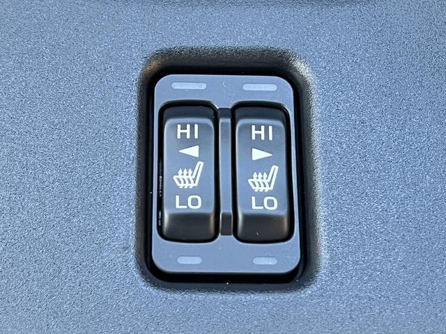 内装は室内清掃後の納車となります♪♪　外装ももちろん洗車後の納車となります！！　プロスタッフがまごころ込めて仕上げます！！