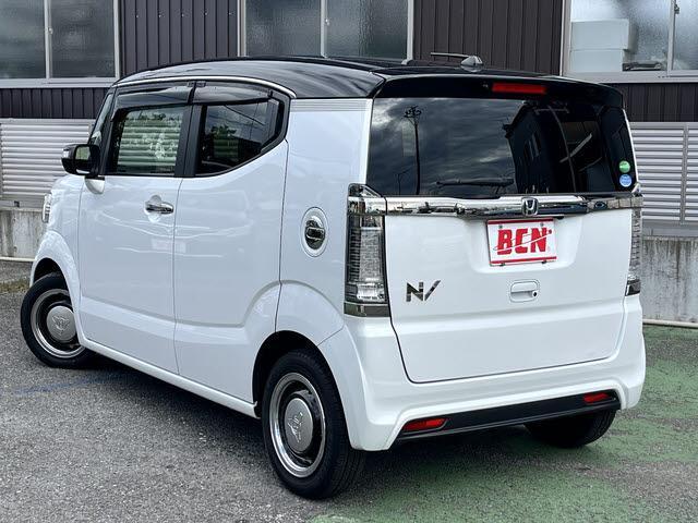 N-BOXスラッシュ G・Lインテリアカラーパッケージ 社外SDナビ☆フルセグTV☆Bluetoothオーディオ☆バックカメラ☆DVD再生可☆Wシートヒーター☆HIDヘッドライト☆オートライト☆横滑り防止☆電動パーキングブレーキ☆USBポート×2☆(7枚目)