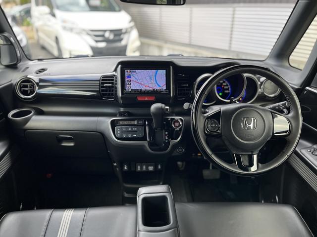 N-BOXスラッシュ G・Lインテリアカラーパッケージ 社外SDナビ☆フルセグTV☆Bluetoothオーディオ☆バックカメラ☆DVD再生可☆Wシートヒーター☆HIDヘッドライト☆オートライト☆横滑り防止☆電動パーキングブレーキ☆USBポート×2☆(15枚目)