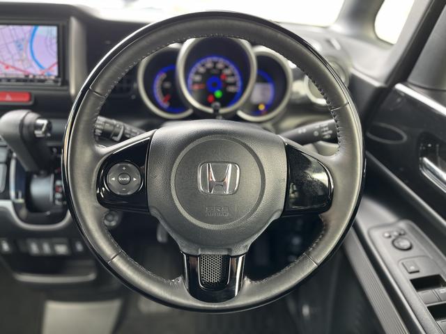 N-BOXスラッシュ G・Lインテリアカラーパッケージ 社外SDナビ☆フルセグTV☆Bluetoothオーディオ☆バックカメラ☆DVD再生可☆Wシートヒーター☆HIDヘッドライト☆オートライト☆横滑り防止☆電動パーキングブレーキ☆USBポート×2☆(16枚目)