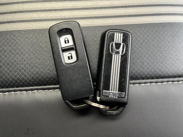 N-BOXスラッシュ G・Lインテリアカラーパッケージ 社外SDナビ☆フルセグTV☆Bluetoothオーディオ☆バックカメラ☆DVD再生可☆Wシートヒーター☆HIDヘッドライト☆オートライト☆横滑り防止☆電動パーキングブレーキ☆USBポート×2☆(32枚目)