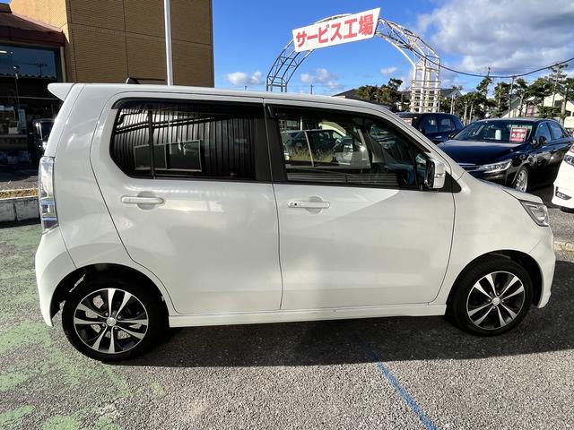 ワゴンRスティングレー T HIDヘッドライト☆オートライト☆横滑り防止☆フォグランプ☆アームレスト☆アイドリングストップ☆バックカメラ☆Wライト付バニティミラー☆ISOFIX対応☆RBS☆チルトステアリング☆シートリフター☆(4枚目)