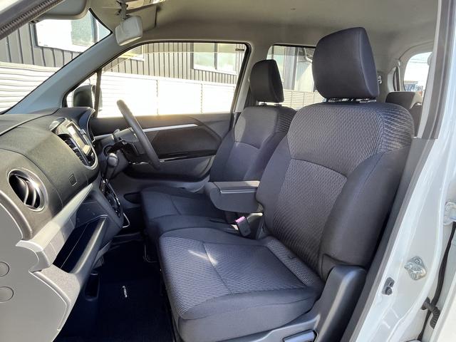 ワゴンRスティングレー T HIDヘッドライト☆オートライト☆横滑り防止☆フォグランプ☆アームレスト☆アイドリングストップ☆バックカメラ☆Wライト付バニティミラー☆ISOFIX対応☆RBS☆チルトステアリング☆シートリフター☆(11枚目)