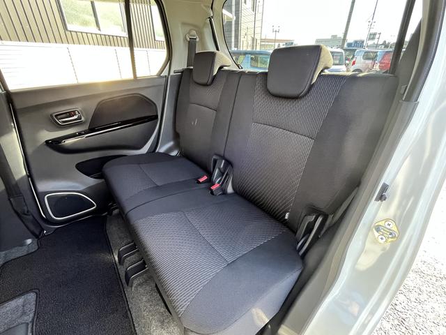 ワゴンRスティングレー T HIDヘッドライト☆オートライト☆横滑り防止☆フォグランプ☆アームレスト☆アイドリングストップ☆バックカメラ☆Wライト付バニティミラー☆ISOFIX対応☆RBS☆チルトステアリング☆シートリフター☆(12枚目)