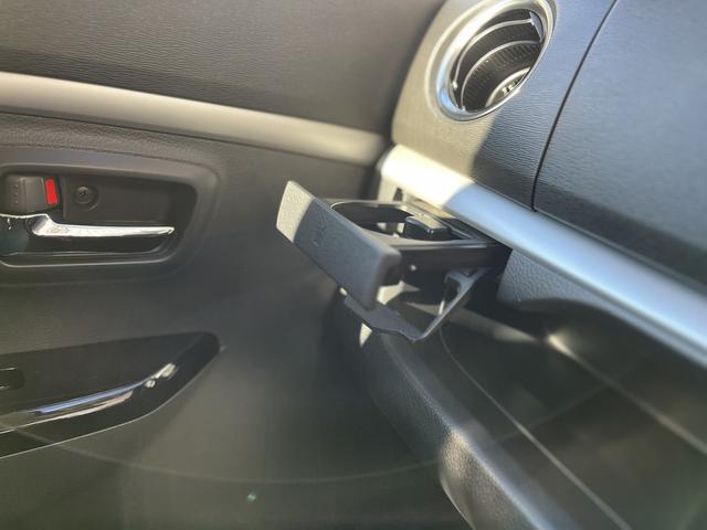 ワゴンRスティングレー T HIDヘッドライト☆オートライト☆横滑り防止☆フォグランプ☆アームレスト☆アイドリングストップ☆バックカメラ☆Wライト付バニティミラー☆ISOFIX対応☆RBS☆チルトステアリング☆シートリフター☆(28枚目)