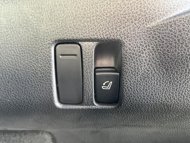 レヴォーグ 1.6GT-Sアイサイト 純正メモリーナビ☆バックカメラ☆フルセグTV☆Bluetoothオーディオ☆DVD再生可☆横滑り防止☆ハンズフリー通話☆アイサイト☆車線逸脱警報☆プッシュスタート☆LEDヘッドライト☆オートライト☆(29枚目)