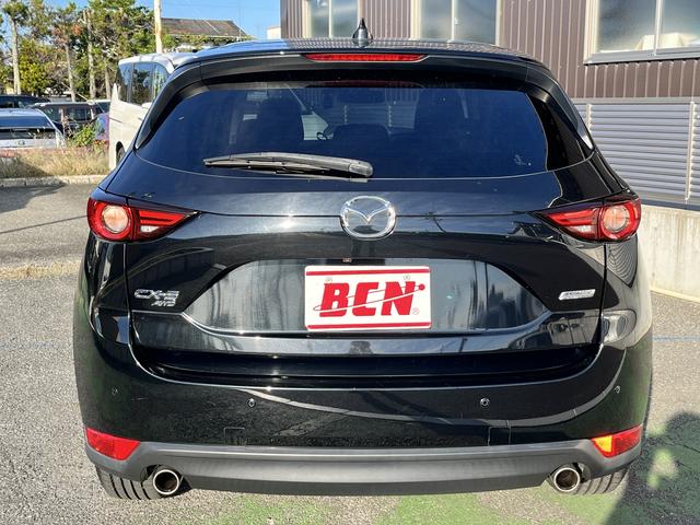 内装は室内清掃後の納車となります♪♪　外装ももちろん洗車後の納車となります！！　プロスタッフがまごころ込めて仕上げます！！